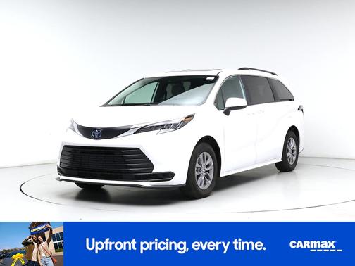 White 2025 Toyota Sienna LE