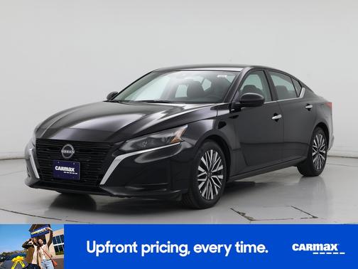 Black 2025 Nissan Altima SV