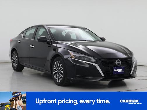 Black 2025 Nissan Altima SV