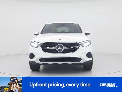 White 2023 Mercedes-Benz GLC 300