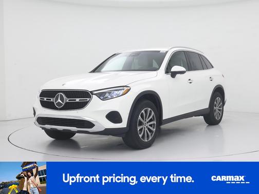 White 2023 Mercedes-Benz GLC 300