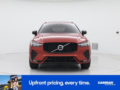 2023 Volvo XC60 B5 Plus Dark Theme