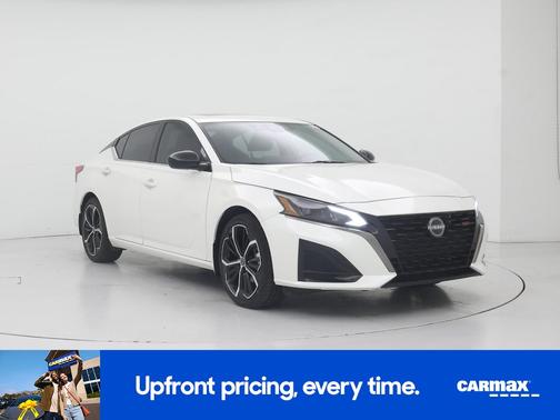 White 2023 Nissan Altima SR
