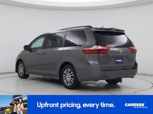2020 Toyota Sienna XLE