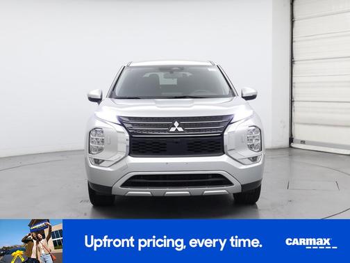 Silver 2023 Mitsubishi Outlander SE