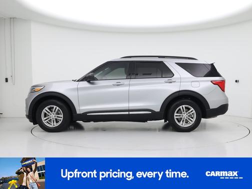Silver 2024 Ford Explorer XLT