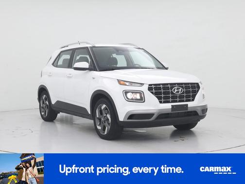 White 2025 Hyundai VENUE SE