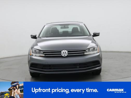 Gray 2017 Volkswagen Jetta SE