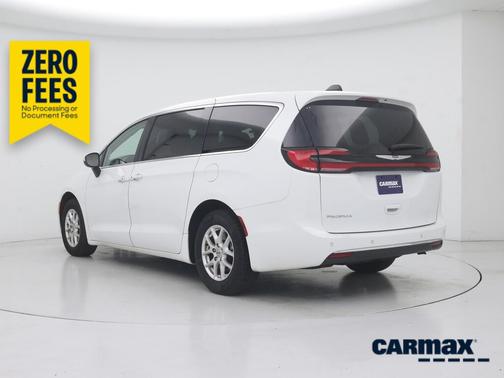 White 2023 Chrysler Pacifica Touring L