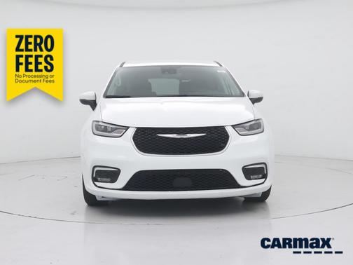 White 2023 Chrysler Pacifica Touring L