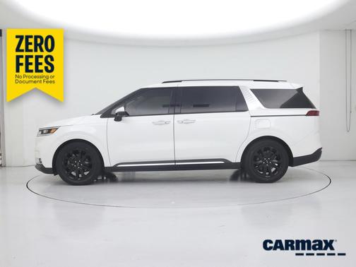White 2022 Kia Carnival SX Prestige