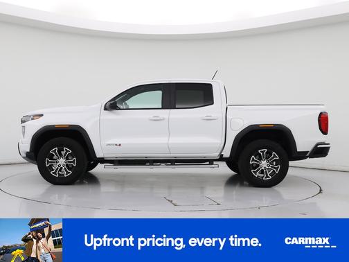 White 2025 GMC Canyon AT4