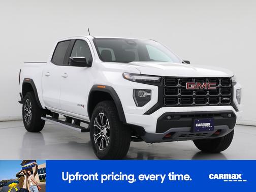 White 2025 GMC Canyon AT4