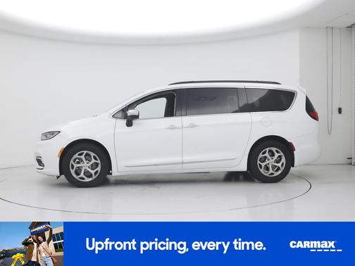 White 2023 Chrysler Pacifica Limited
