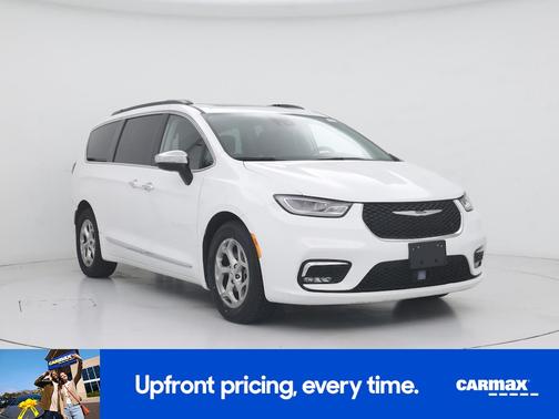 White 2023 Chrysler Pacifica Limited