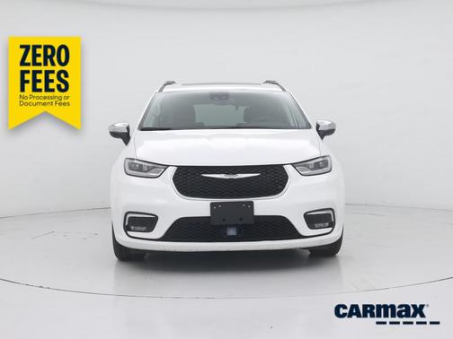 White 2023 Chrysler Pacifica Limited