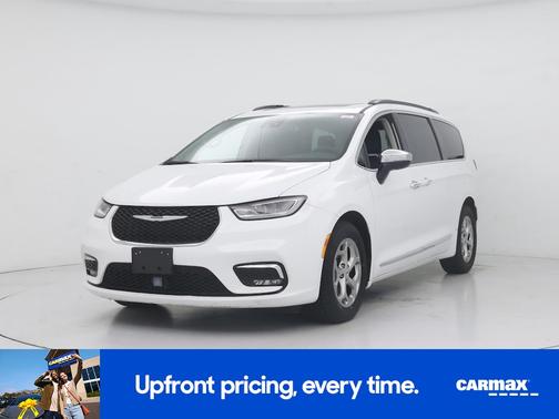 White 2023 Chrysler Pacifica Limited
