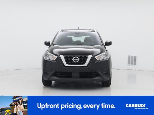 Black 2020 Nissan Kicks SV