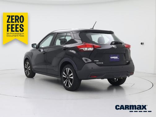 Black 2020 Nissan Kicks SV