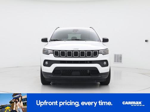 White 2024 Jeep Compass Latitude