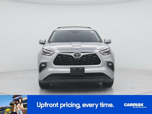 Silver 2022 Toyota Highlander XLE