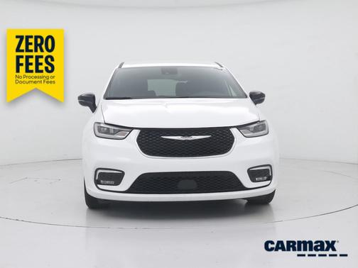 White 2025 Chrysler Pacifica Select