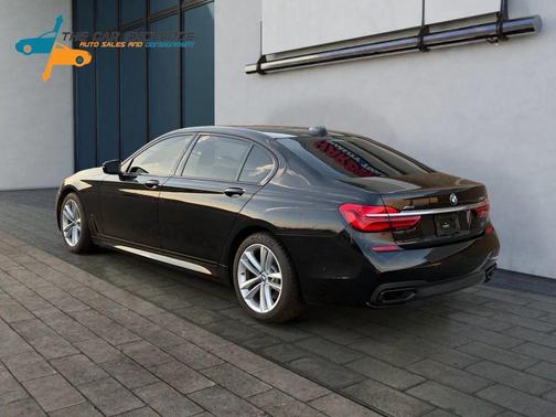 2017 BMW 750 i xDrive
