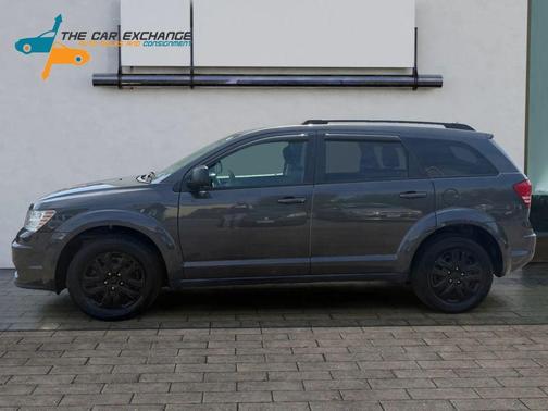 Granite Pearlcoat 2017 Dodge Journey SE