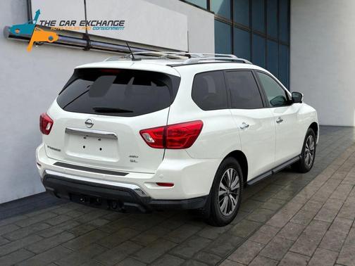 2017 Nissan Pathfinder SL