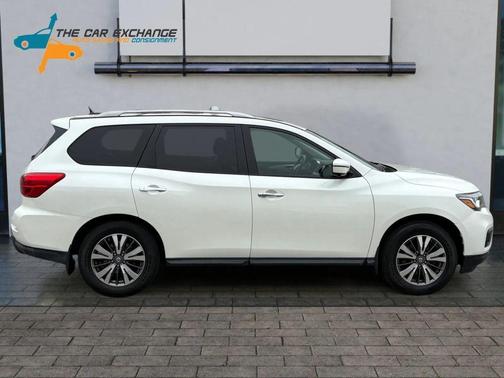 2017 Nissan Pathfinder SL