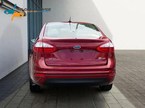 Red 2014 Ford Fiesta SE