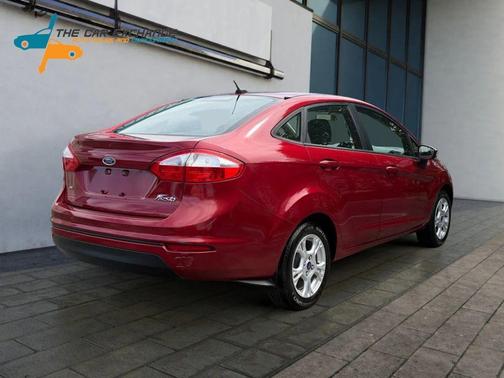 Red 2014 Ford Fiesta SE