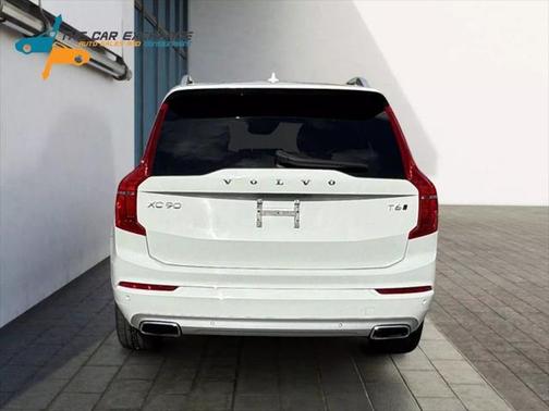 2019 Volvo XC90 T6 Momentum