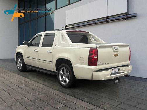 2013 Chevrolet Avalanche LTZ