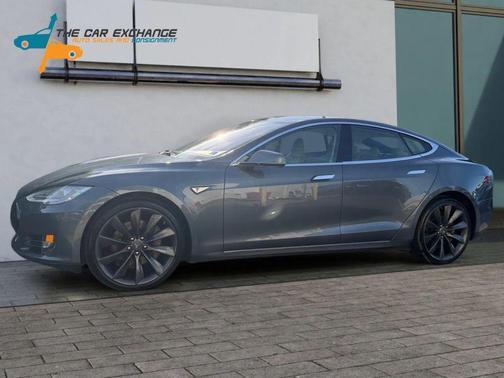 Gray Metallic 2014 Tesla Model S 85D