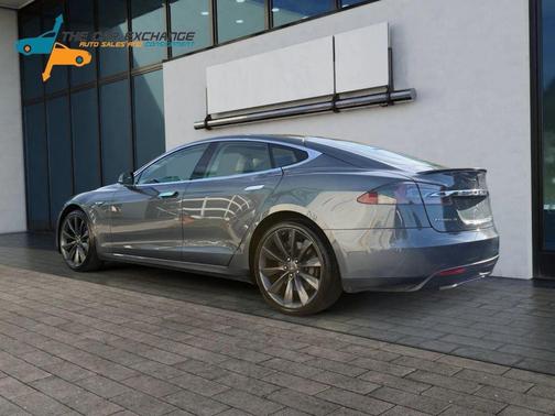 Gray Metallic 2014 Tesla Model S 85D