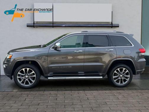Granite Crystal Metallic Clearcoat 2017 Jeep Grand Cherokee Overland