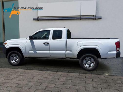 Super White 2016 Toyota Tacoma SR