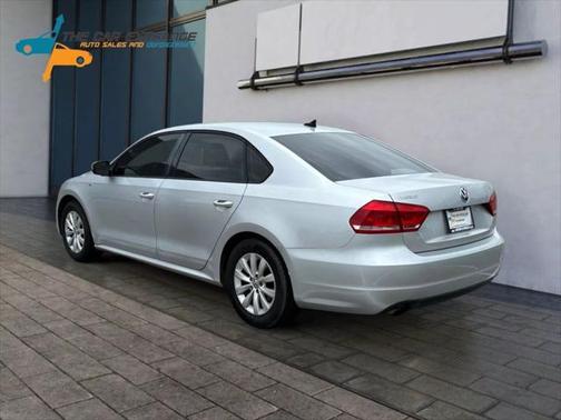 2014 Volkswagen Passat 1.8T S