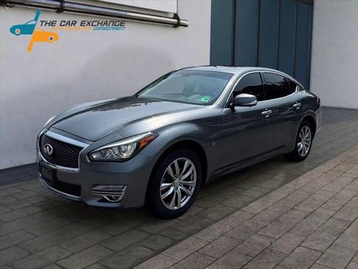 2018 INFINITI Q70 3.7X LUXE