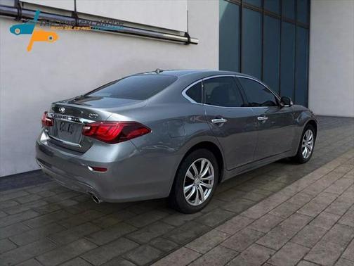 2018 INFINITI Q70 3.7X LUXE