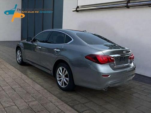 2018 INFINITI Q70 3.7X LUXE