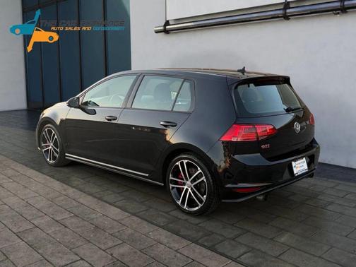 2017 Volkswagen Golf GTI 2.0T S 4-Door