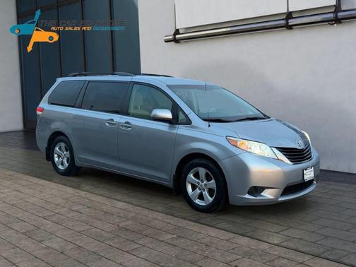 2012 Toyota Sienna LE
