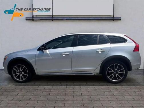 2017 Volvo V60 Cross Country T5