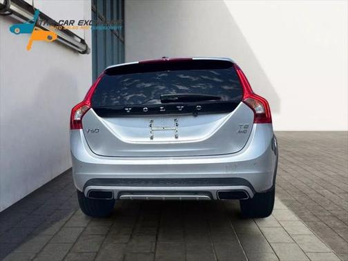 2017 Volvo V60 Cross Country T5
