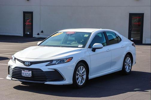 Ice Cap 2023 Toyota Camry LE