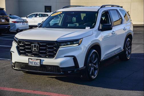 2023 Honda Pilot AWD Sport