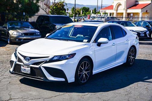 2022 Toyota Camry SE