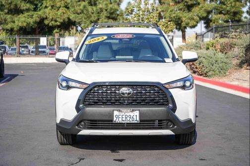 Wind Chill Pearl 2023 Toyota Corolla Cross LE
